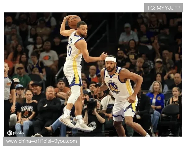 勇士胜太阳，库里和穆迪的完美配合赢得胜利，库里对于勇士